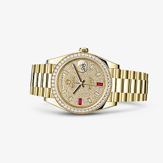 40 mm yellow gold and diamonds 02