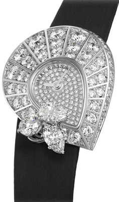 Harry Winston High Jewelry Three Stone Cluster 532/LQPL.D/01 Harry Winston High Jewelry Three Stone Cluster 532/LQPL.D/01