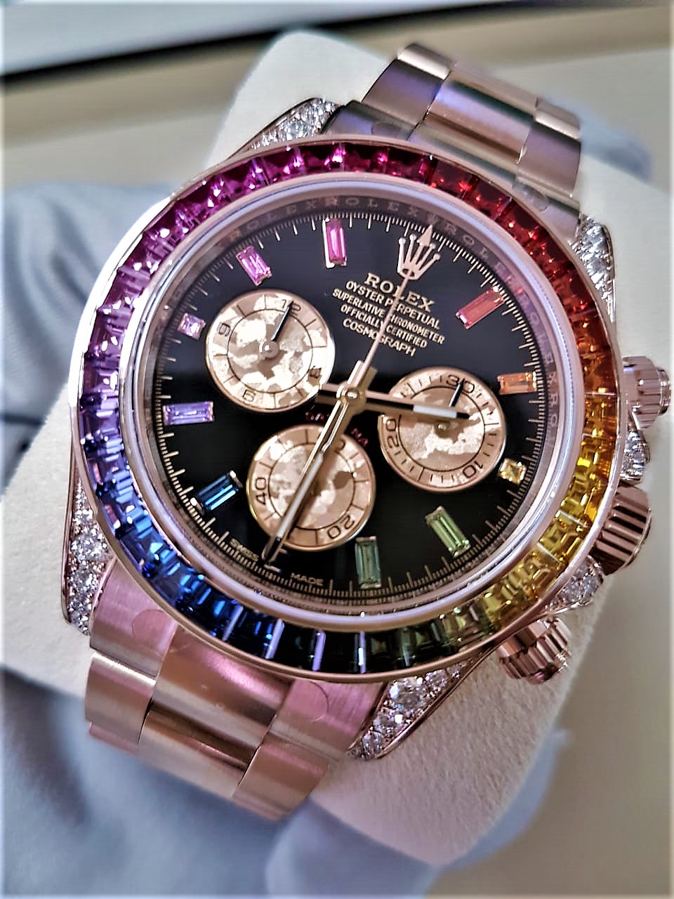 Дорогие часы ролекс. Rolex Daytona Rainbow. Rainbow Daytona Gold Rolex. Часы Rolex White Gold Daytona Rainbow. Rolex Cosmograph Daytona Rainbow.