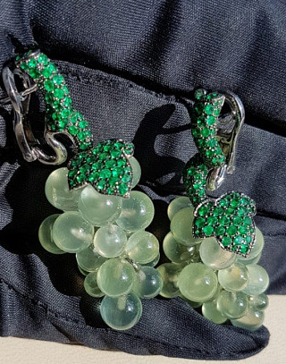 grapes earrings 01