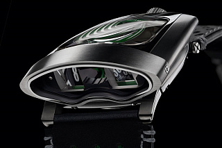 HMX British Racing Green Titanium and steel 01