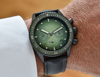 Bathyscaphe Chronograph Flyback Green Dial 01