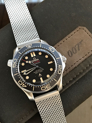 Diver 300M Co‑Axial Master Chronometer 42 mm 01