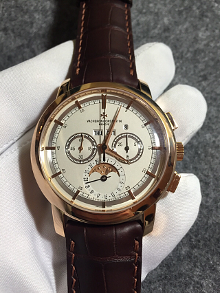 Traditionnelle Chronograph Perpetual Calendar 01