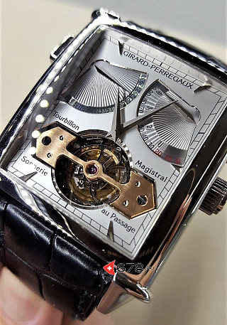 Vintage 1945 Tourbillon Magistral 01