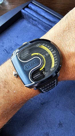 Arm Wandering Hour Navy Blue 03