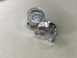 18kt White Gold Happy Spirit Earrings 01