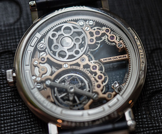 Classique Tourbillon 02