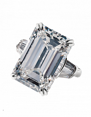 Emerald Cut Diamond Solitaire 01