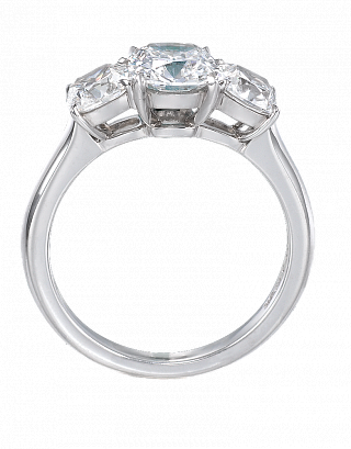 Cushion-Cut Diamond Solitaire 01