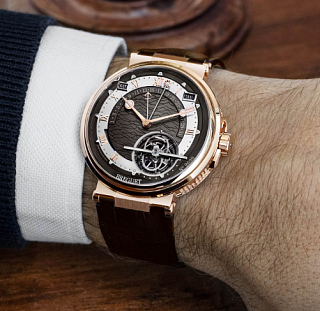 Tourbillon Équation Marchante perpetual calendar 02