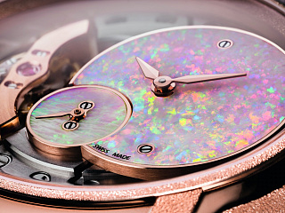 FROSTED GOLD OPAL DIAL 01