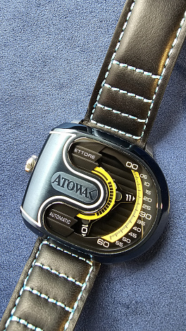 Arm Wandering Hour Navy Blue 04