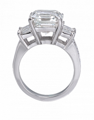 Three-stone square emerald-cut Bridal 01