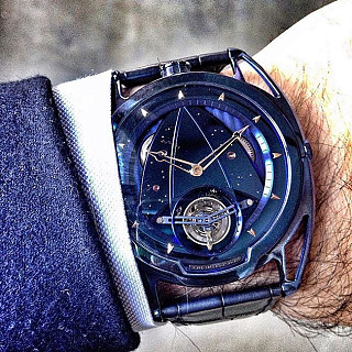 DB28 Kind of Blue Tourbillon 02