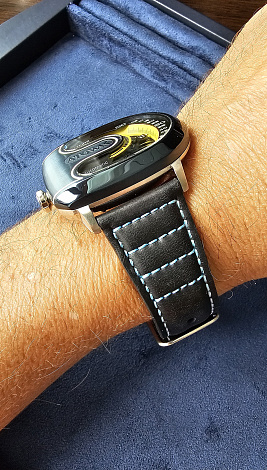 Arm Wandering Hour Navy Blue 02