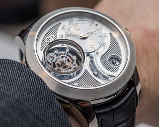 Tri-Axial Tourbillon 01